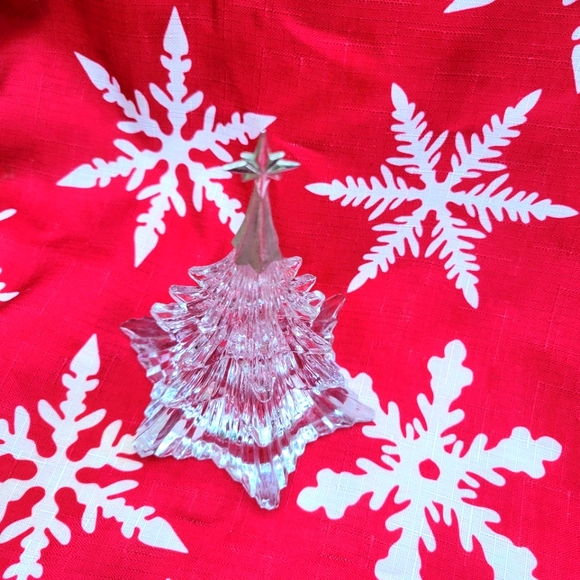 Avon Gallery Originals Crystal Christmas Tree Glass with Silverstone Star 6"Tall - Picture 3 of 5